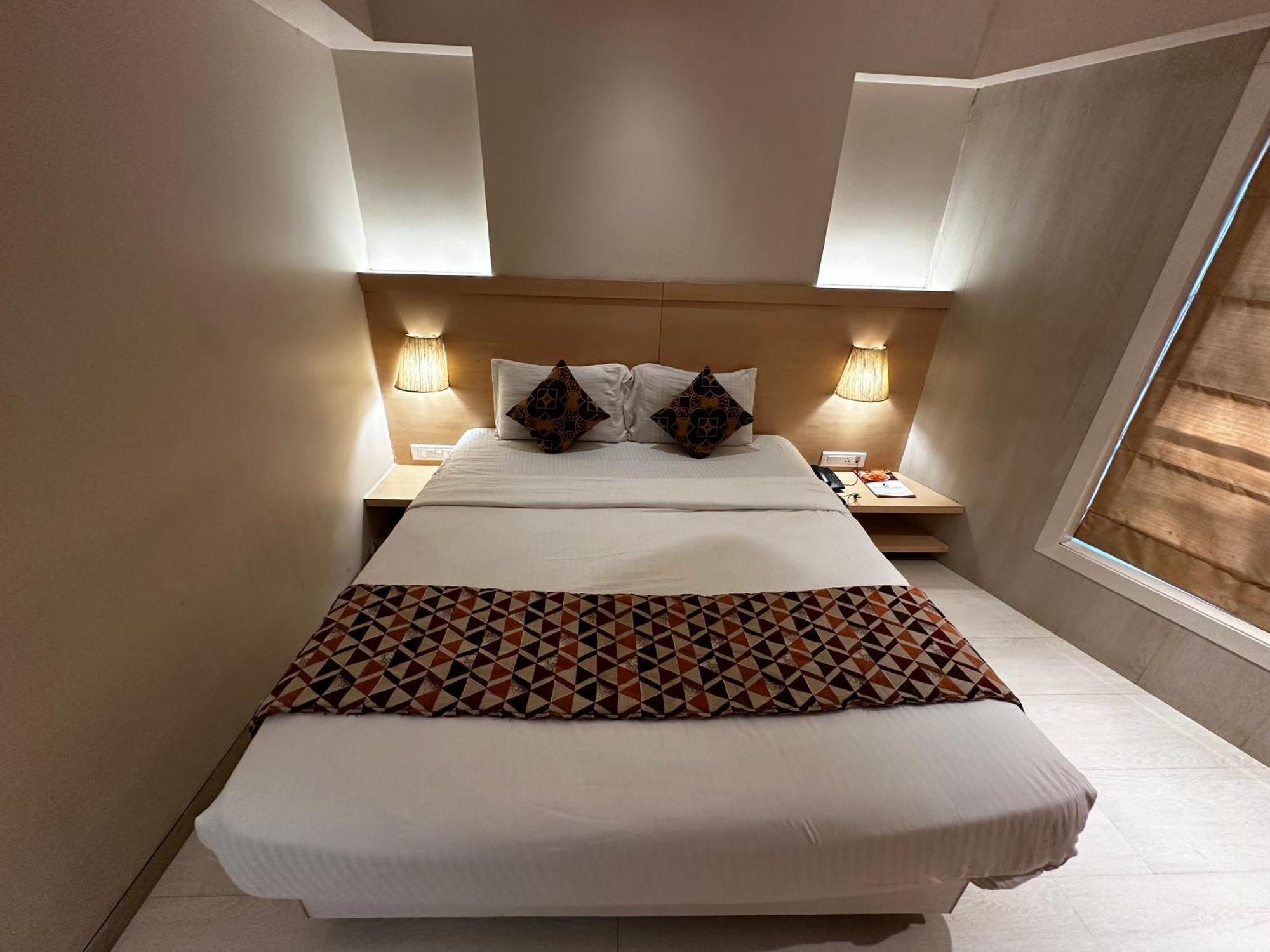 South Coast Hotel Wagle Estate Thane Dış mekan fotoğraf