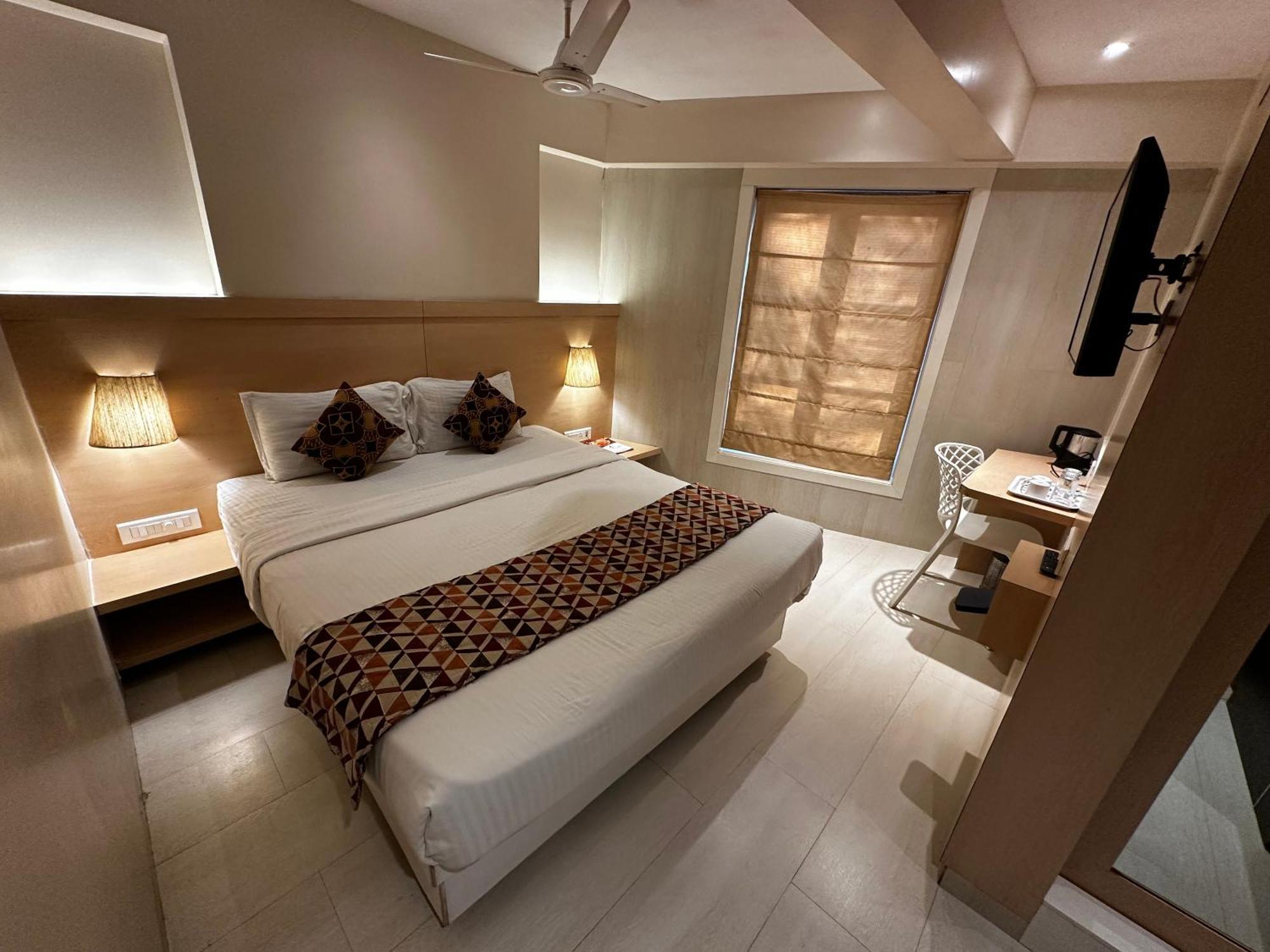 South Coast Hotel Wagle Estate Thane Dış mekan fotoğraf
